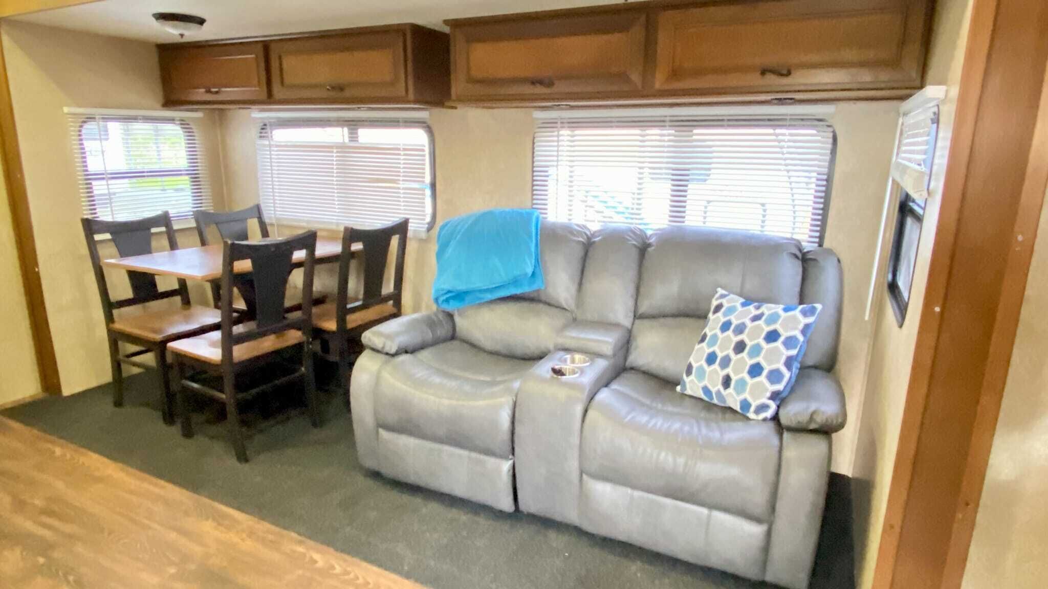 Roomy glamping spot near the beach