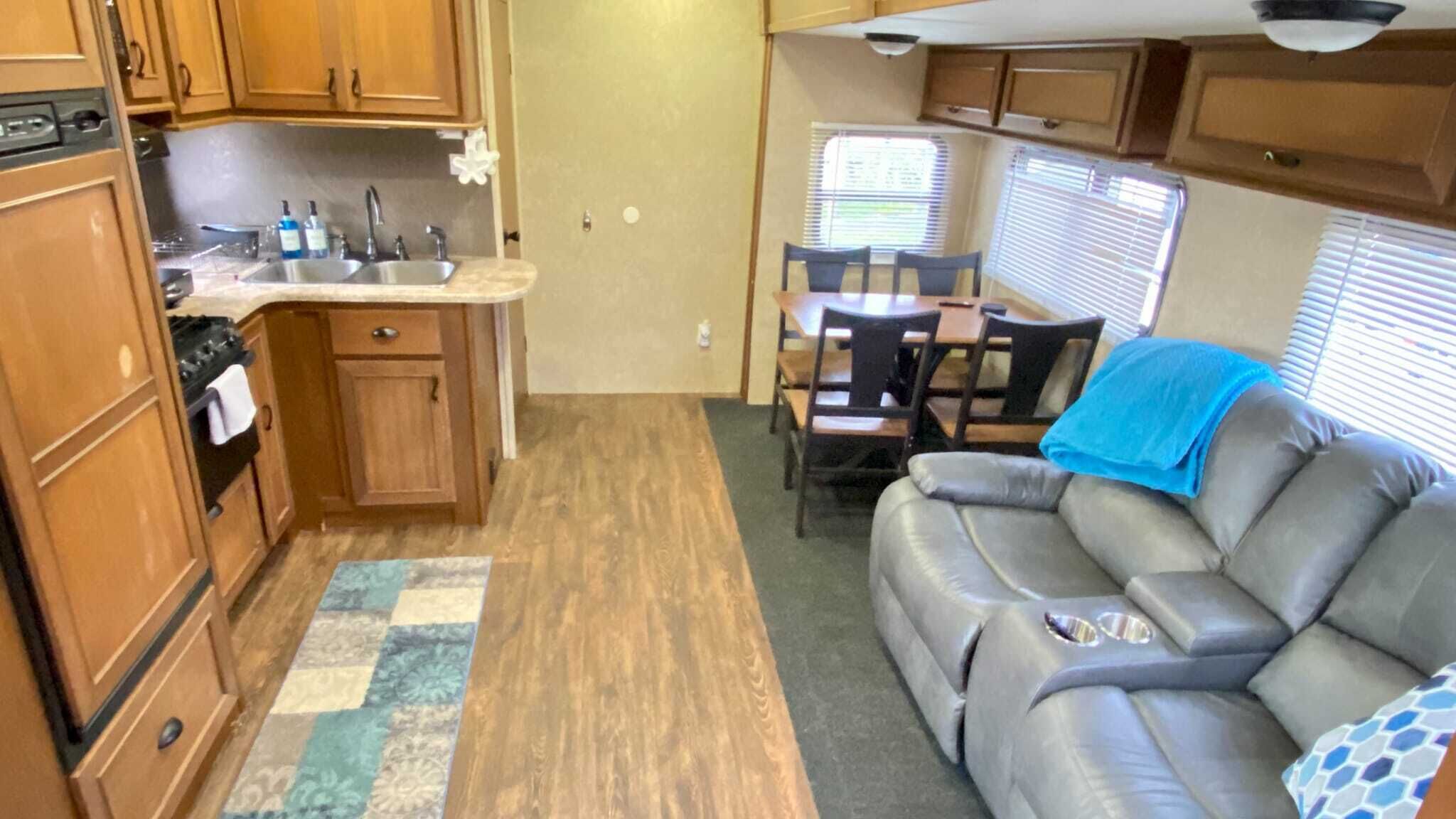 Roomy glamping spot near the beach