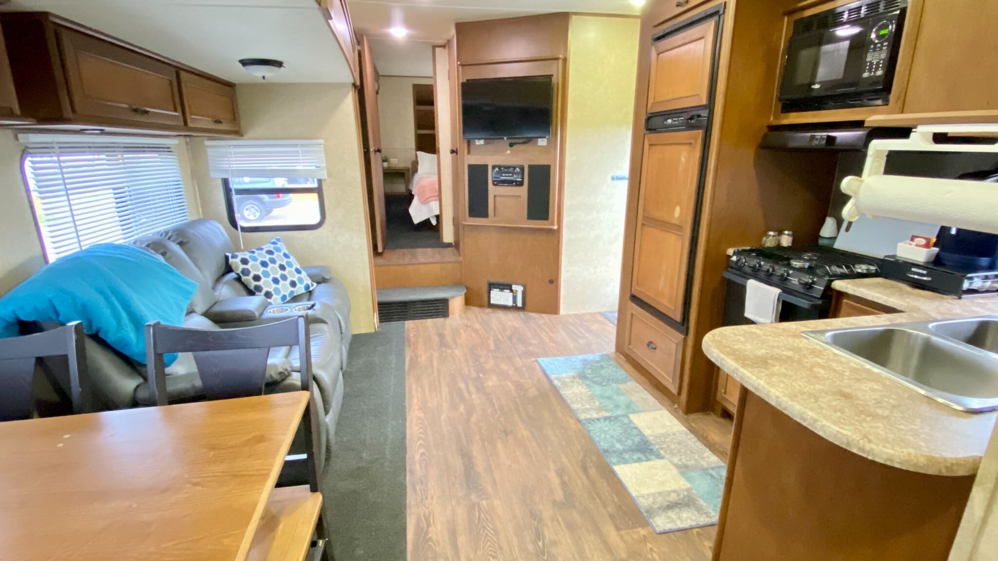 Roomy glamping spot near the beach