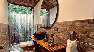 Comfort Cabin | Bathroom
