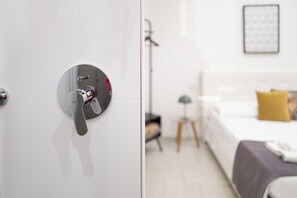 Phòng đôi Deluxe | Bộ đồ giường kháng dị ứng, minibar với thức uống miễn phí