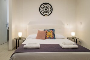 Comfort Double or Twin Room | Hypo-allergenic bedding, free minibar, laptop workspace, travel crib