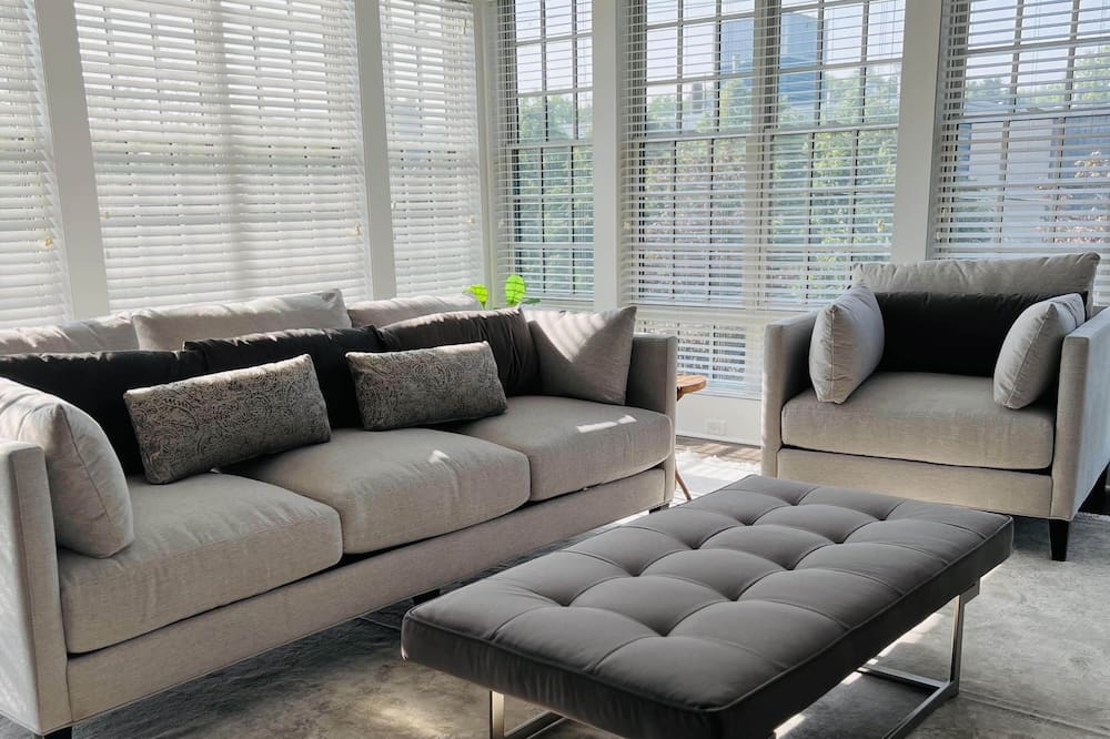 Botanicals Spa & Suites