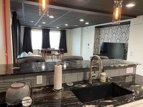 Newly Renovated Downtown Gem!