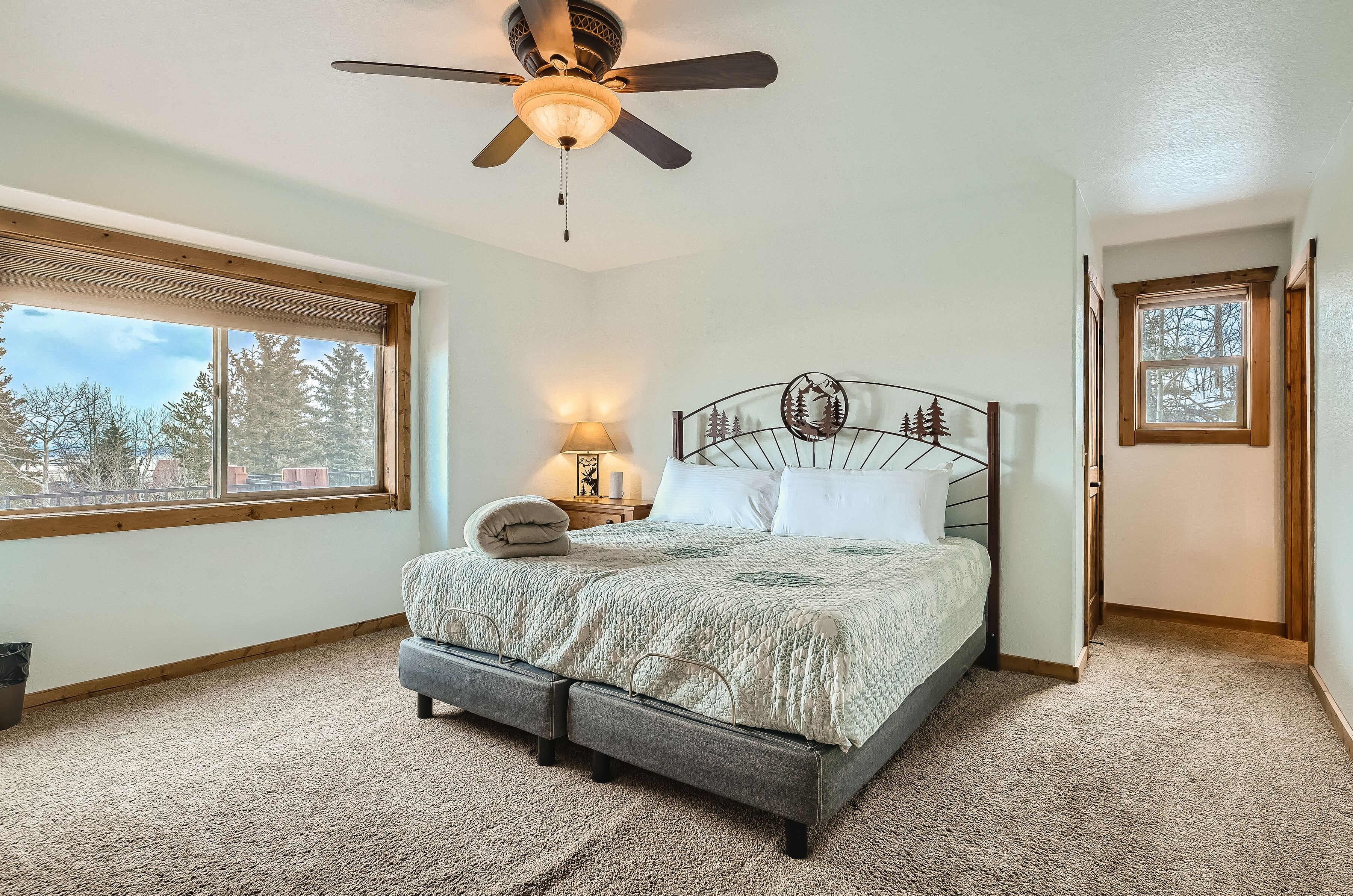 Charming mountain cabin in Fairplay w/ private hot tub and epic views