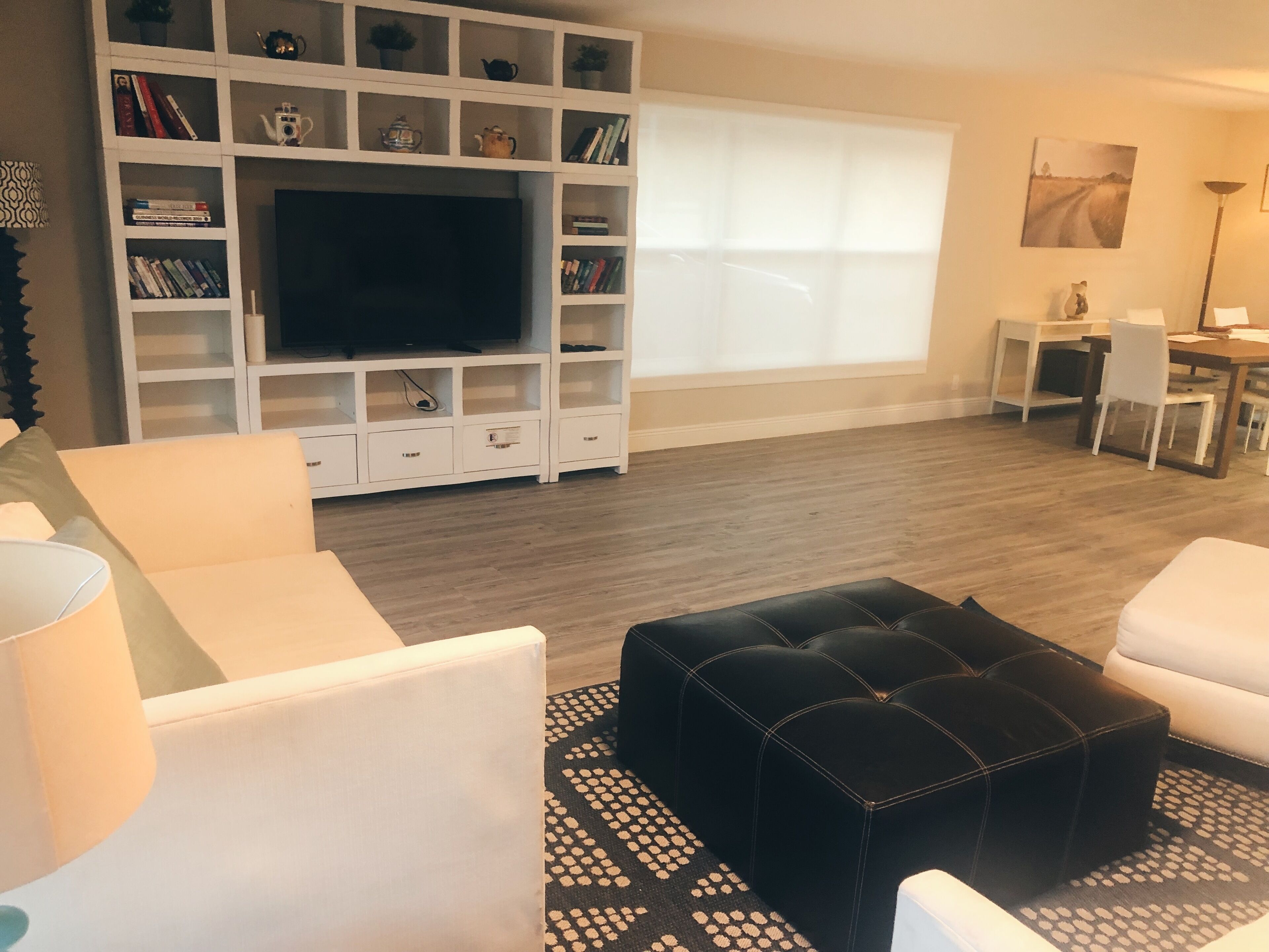 Cheerful 2B/2B townhouse, 2 BLOCKS FROM THE BEACH