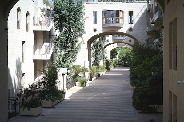 Exterior - 2 BR next to Old City with Patio by FeelHome (Jerusalem)