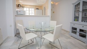 Dining - Los Flamencos apto K32 (Manilva)