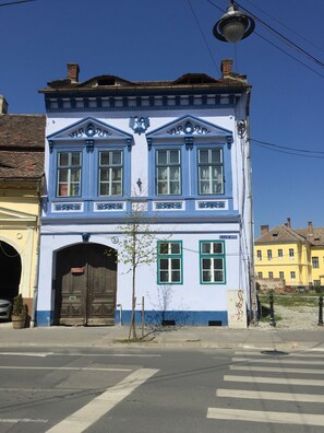 Front of property - Buon Studio Sibiu, near train station and Small Square Old Town (Sibiu)