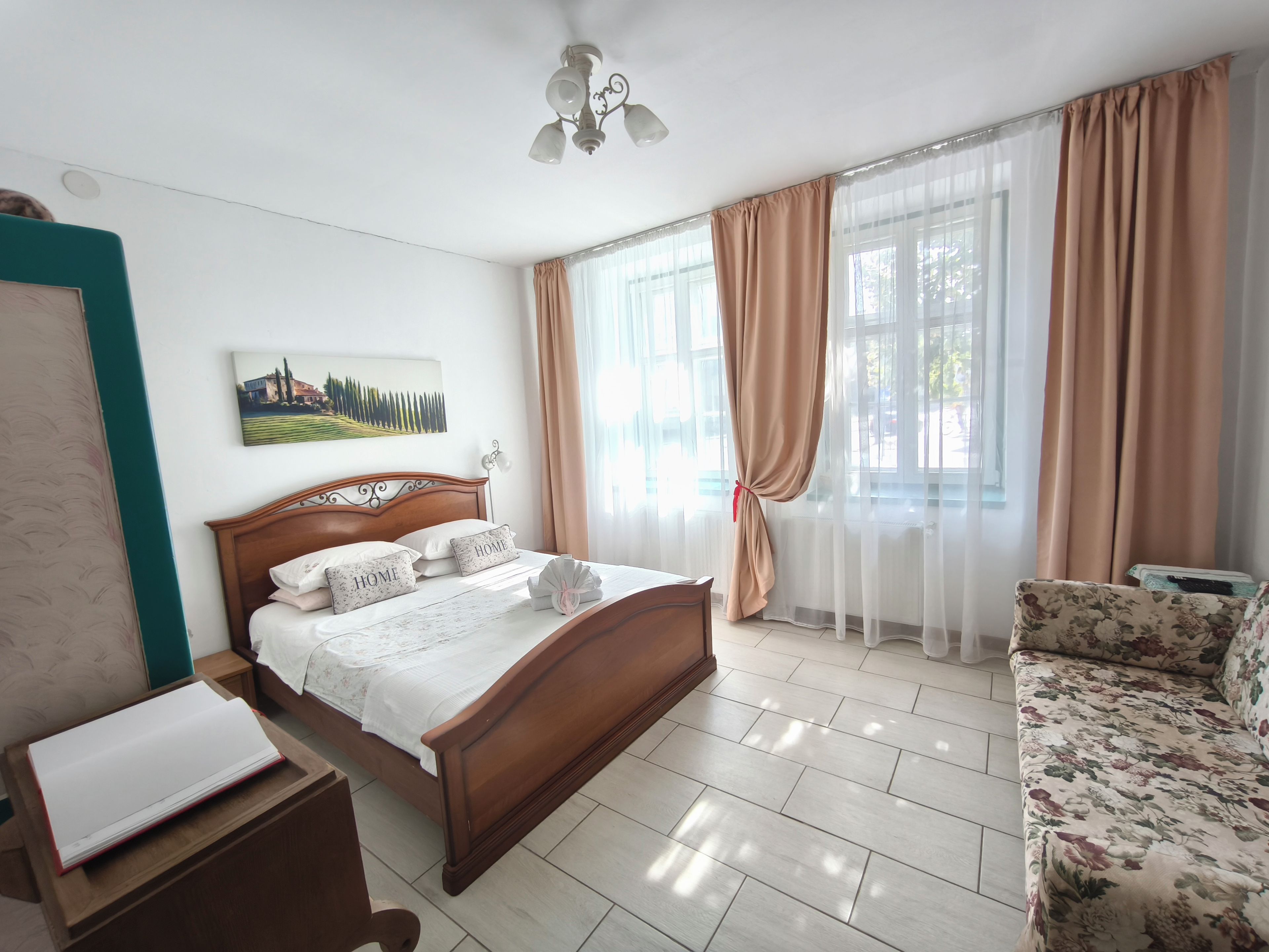 City Studio | Desk, laptop workspace, WiFi (free), bed sheets