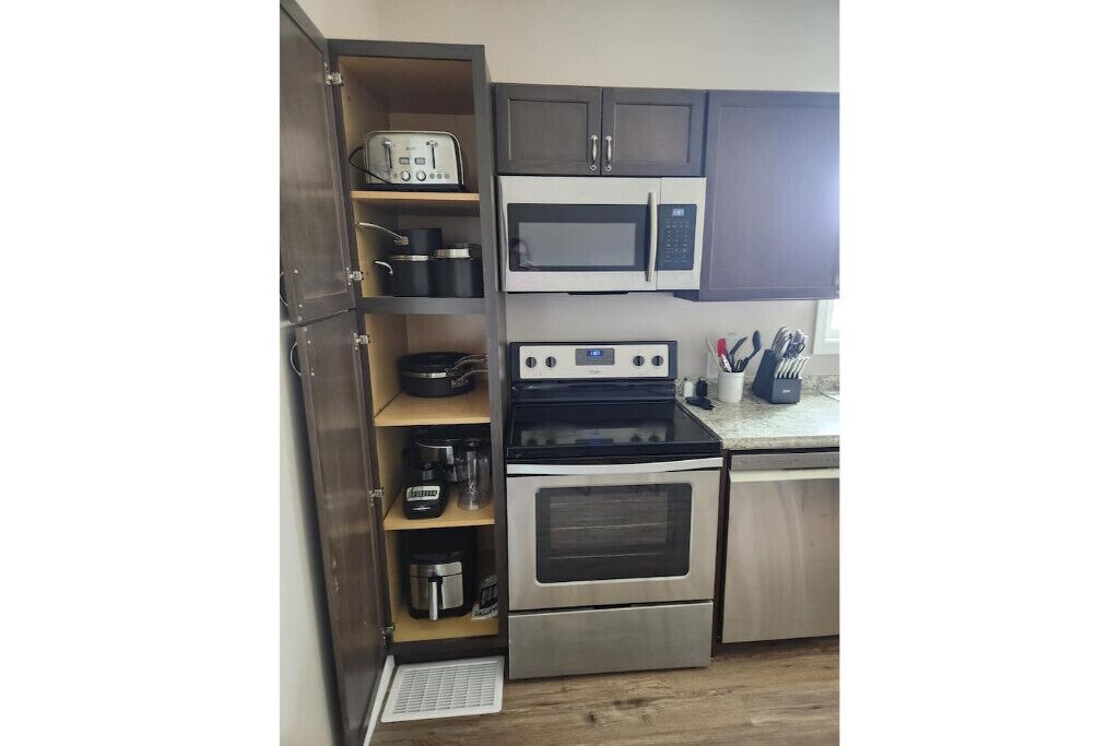 4 Bdrm/3 Bath Farmhouse ready for family memories