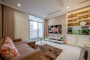 TV - LUXURY RIVER VIEW 1 BEDROOM APT IN VINHOME CENTRAL PARK (Thành phố Hồ Chí Minh)