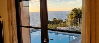Casa Lunga in Erbalunga- A stone's throw from the beach
