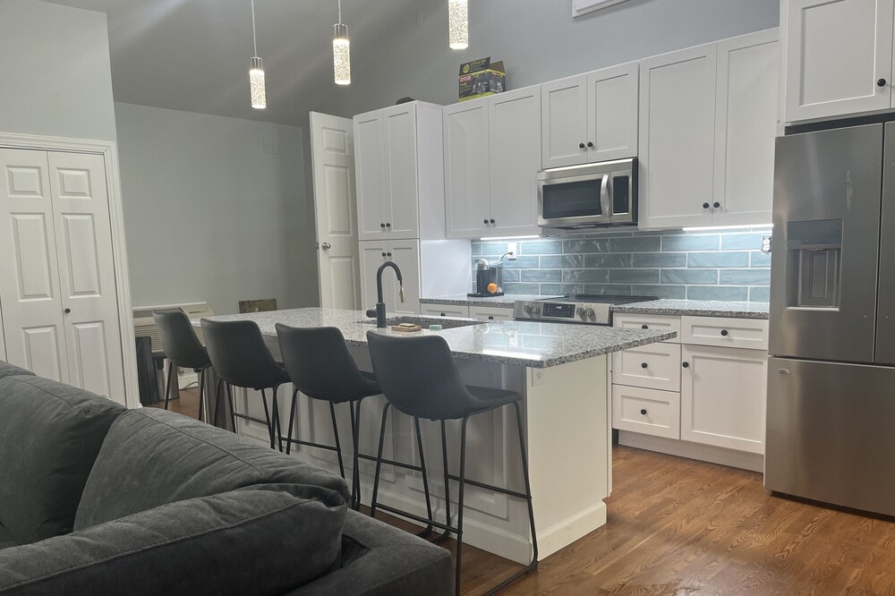 New 2-Bedroom Apartment walk to Guilford College & close to PTI Airport