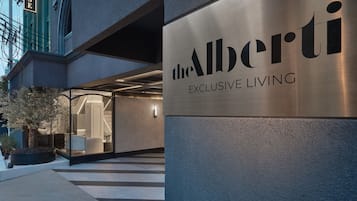 تفاصيل الفندق من الخارج