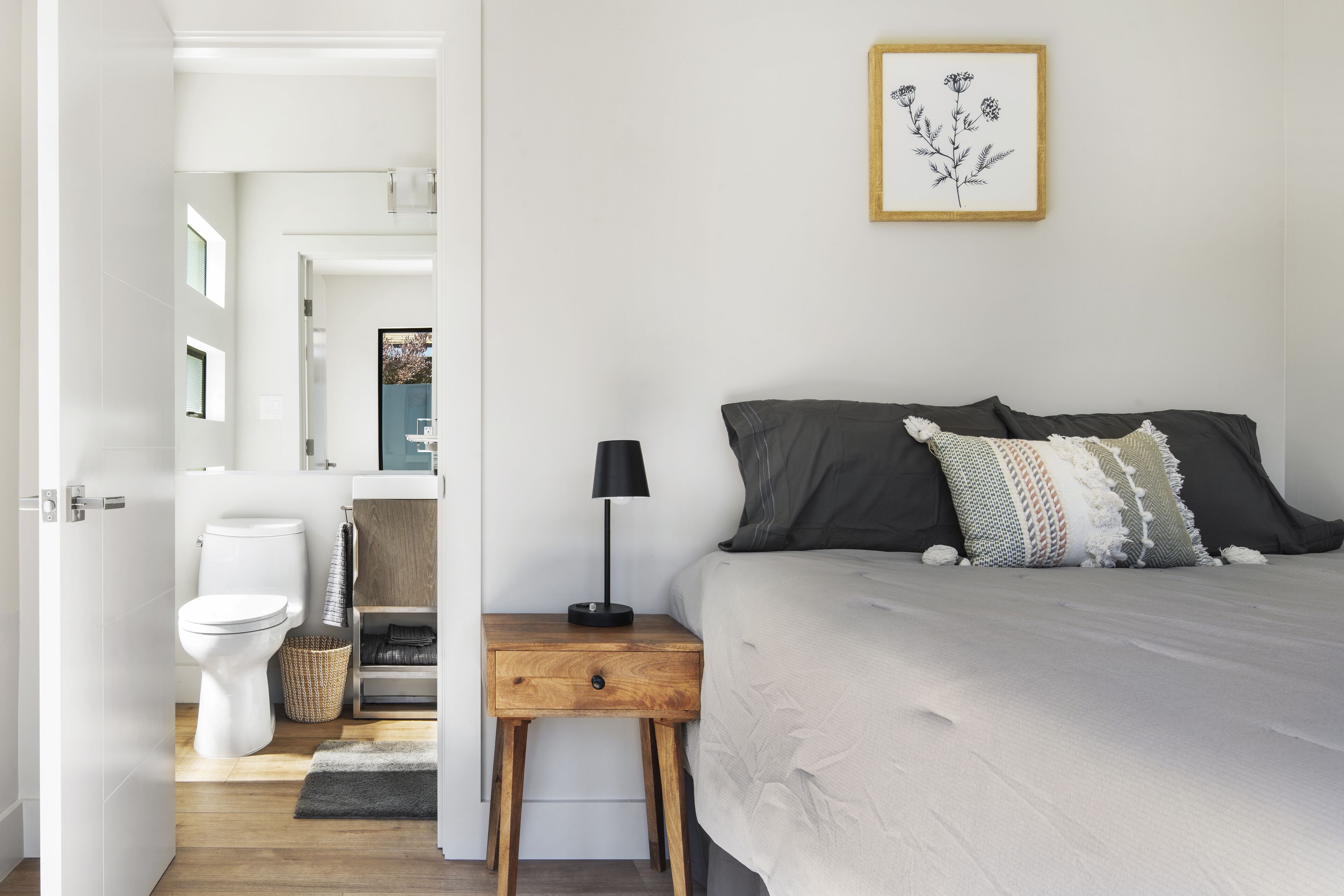 Newly Built Modern Vibey Compound