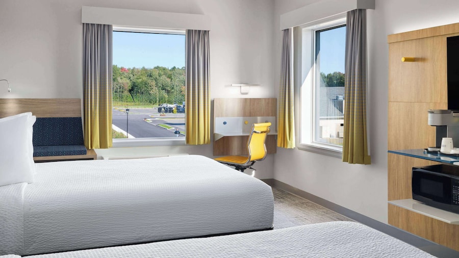 Microtel by Wyndham Lachute