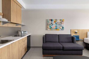 遮光布/窗簾、熨斗/熨衣板、床單