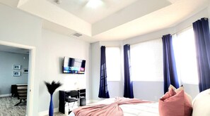 2 Schlafzimmer, Bügeleisen/Bügelbrett