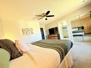 3 chambres, lit de bébé portatif, Wi-Fi, literie fournie