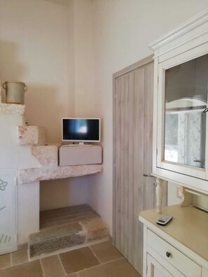 Interior - Villa nestled in the plain of olive trees, 5 minutes from the white city and the sea (ostuni)