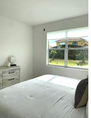WiFi - Modern Vacation Home by Disney (Davenport)
