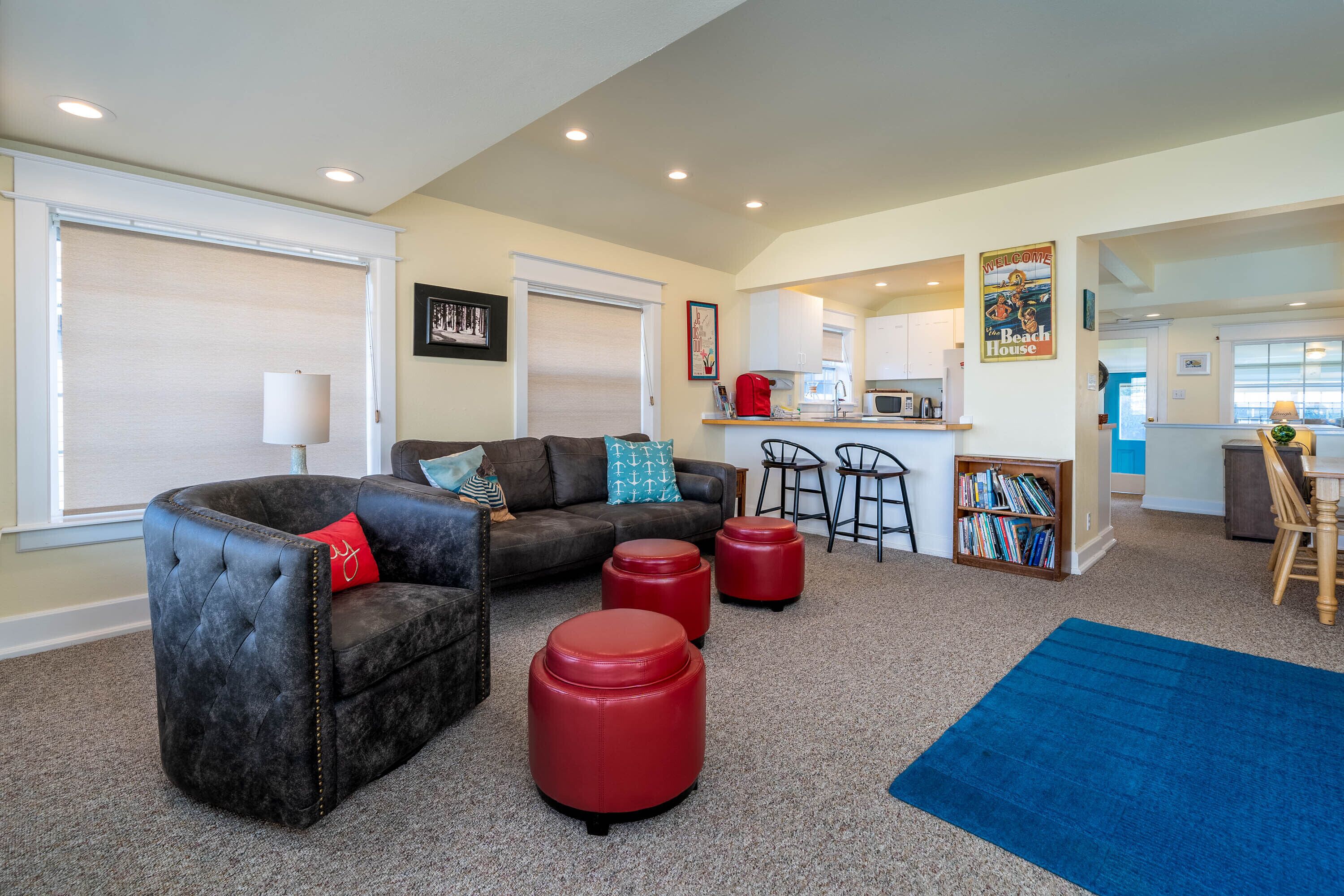 Remodelled Home, Close to the Beach, with Fenced Yard, Park and Playground nearb