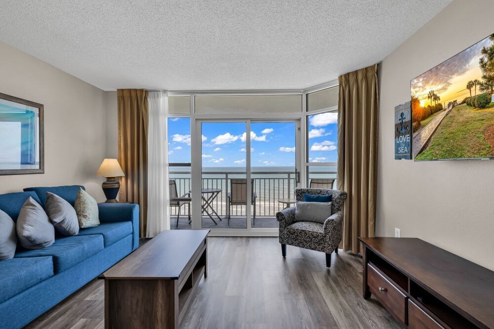 📢 Snowbirds Monthly Discounts Breathtaking 2BR Condo w Floor-to-Ceiling Windows Overlooking Ocean