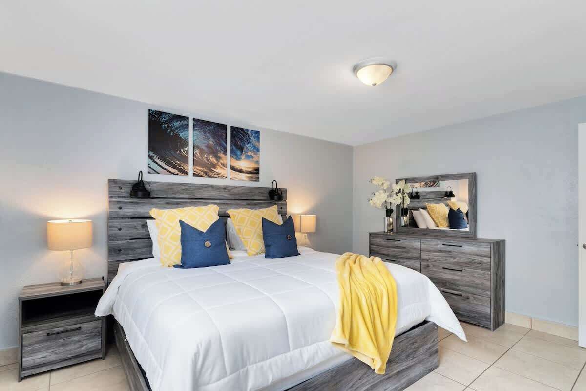2 bedrooms, iron/ironing board, travel crib, WiFi (free)