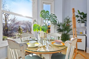 Dining - 1B_in use (London)
