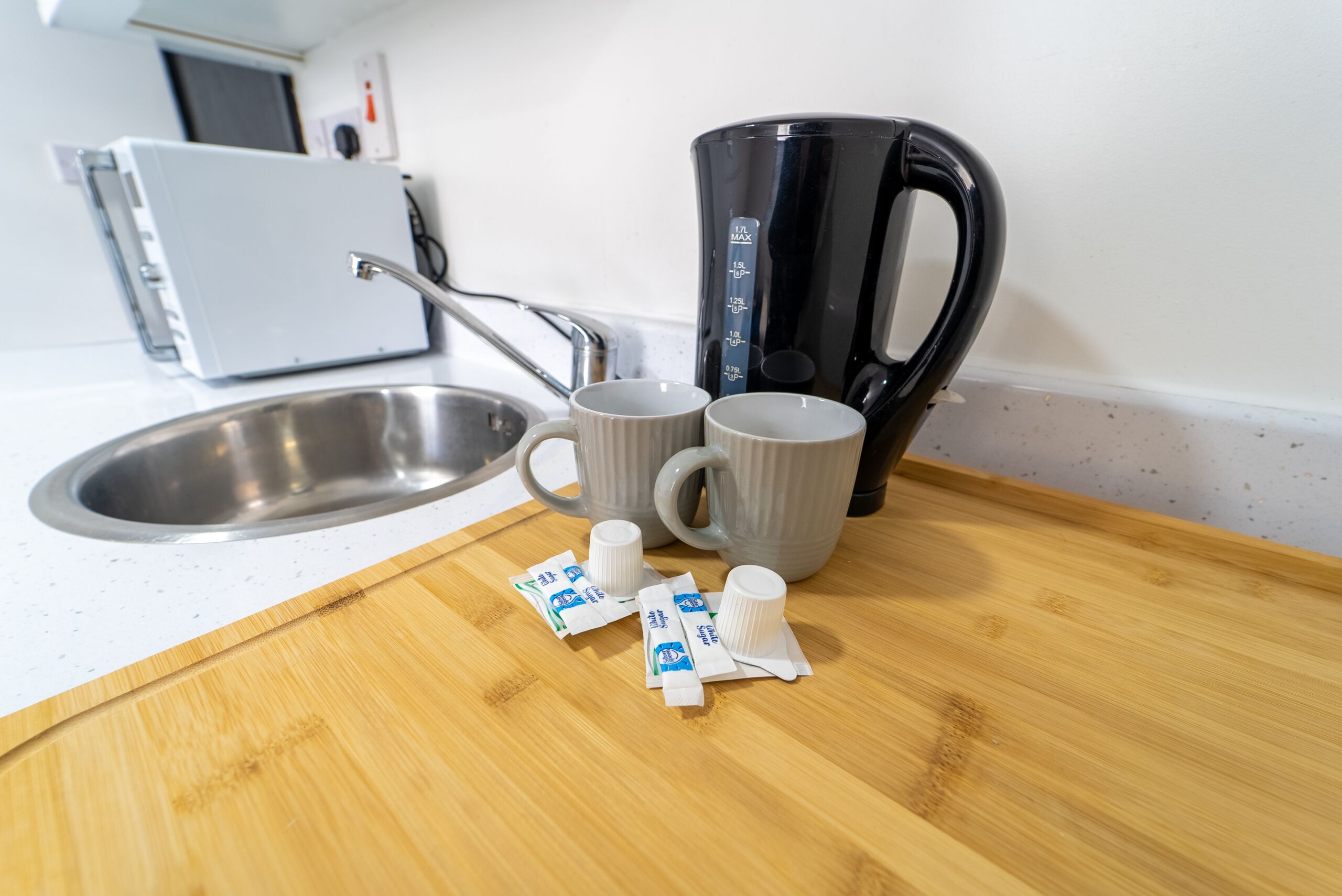 Lovely Studio 10 mins from City for Short term!