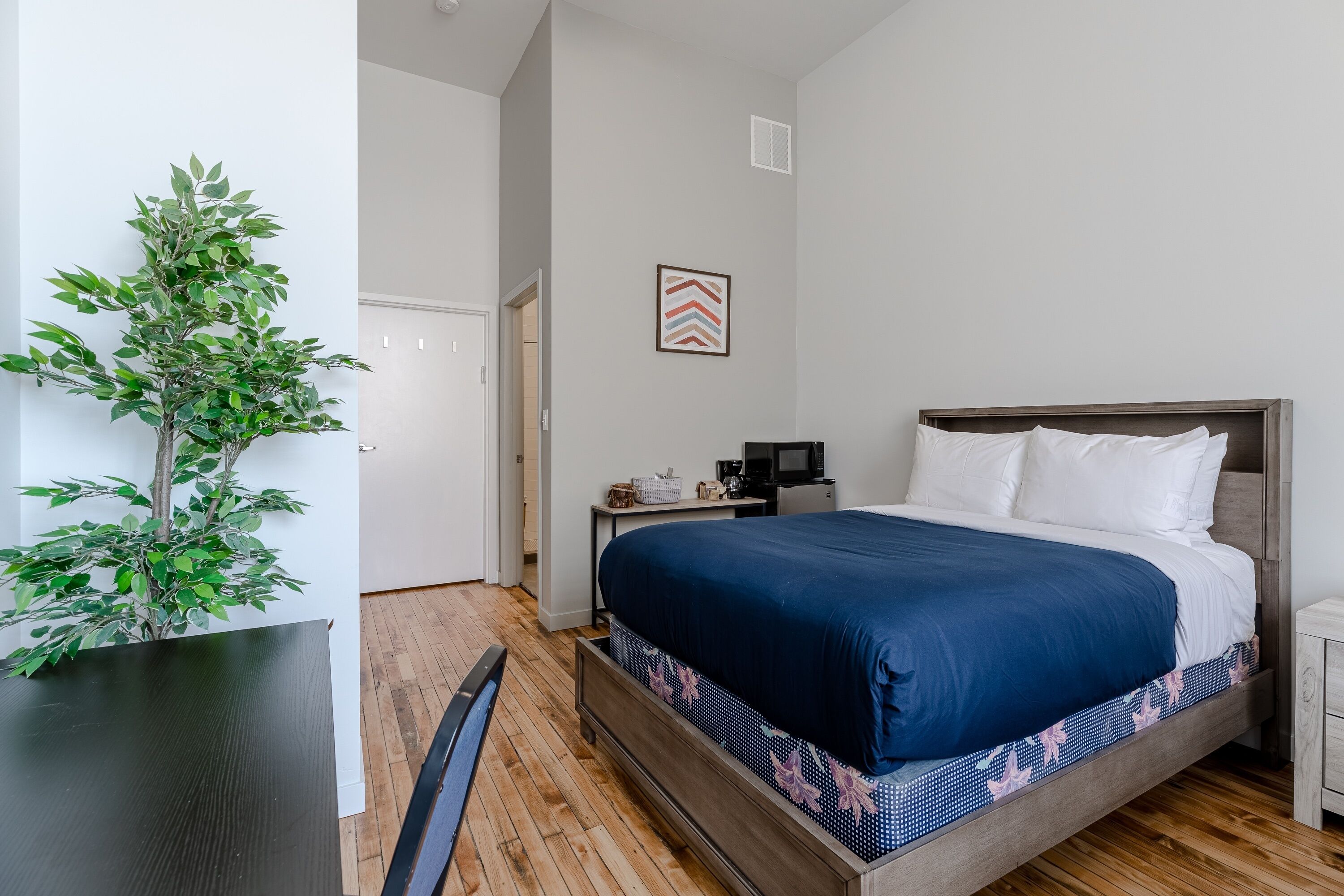 Wicker Park Condo with Gorgeous Roof Deck by RedAwning