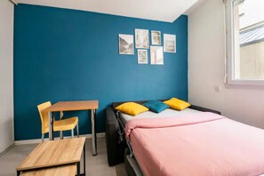 Schreibtisch, Bügeleisen/Bügelbrett, kostenloses WLAN, Bettwäsche