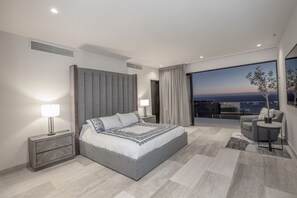 4 habitaciones, tabla de planchar con plancha, wifi y ropa de cama 