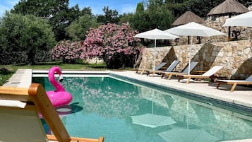 Piscine extérieure, piscine chauffée