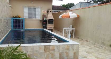 House with pool near the beach, safe w/ WIFI