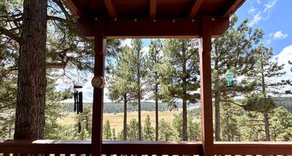 STUNNING Deck Views of Mountain Valley & Near Zion/Bryce, Sleeps 8