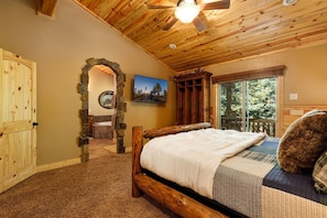5 bedrooms, desk, WiFi, bed sheets