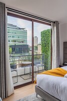 Habitación Premium doble | Caja fuerte y espacio para trabajar con un portátil