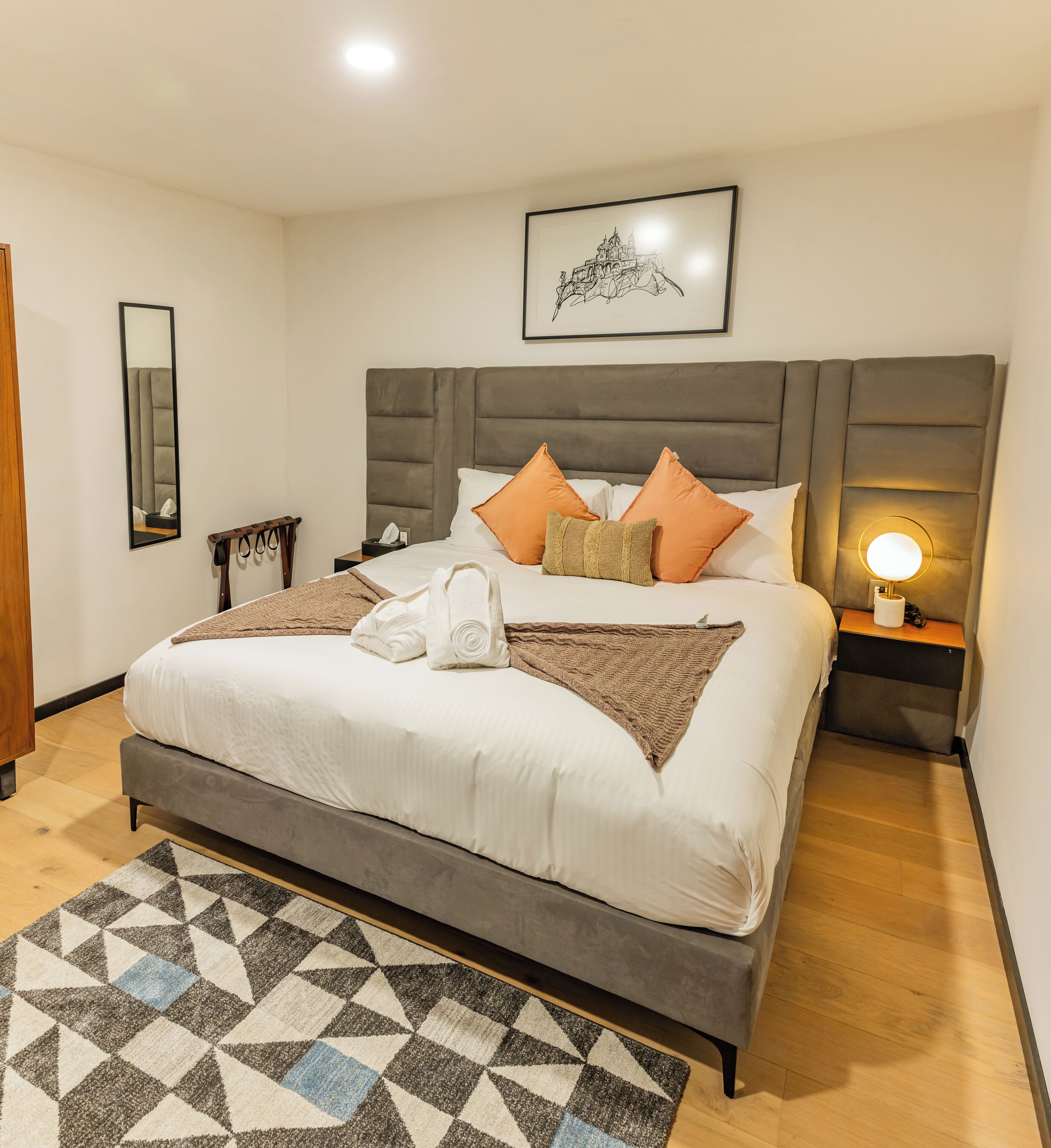 客房內保險箱、筆電工作空間、熨斗/熨衣板、免費無線上網