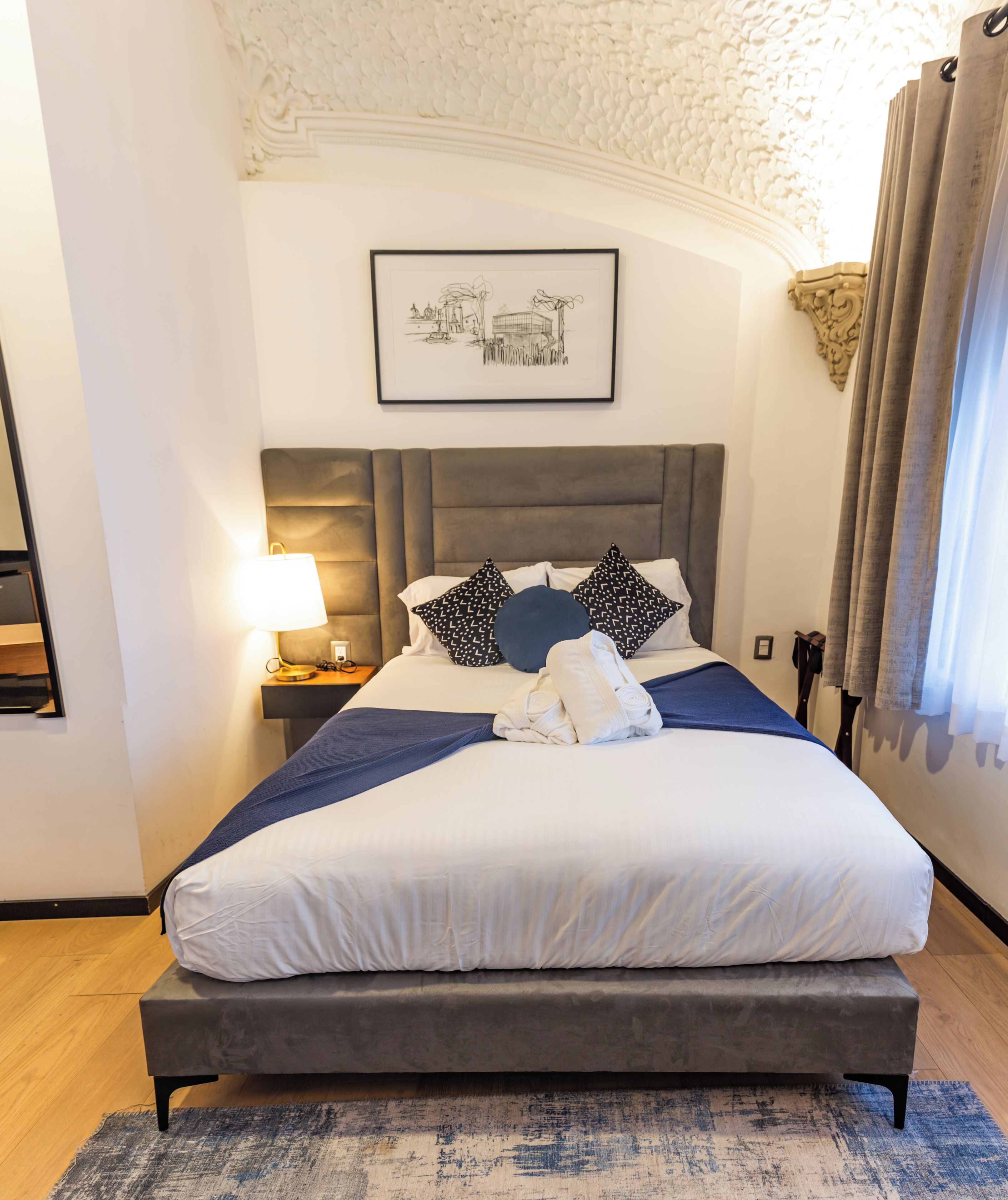 客房內保險箱、筆電工作空間、熨斗/熨衣板、免費無線上網