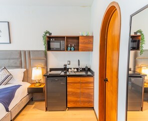 豪華雙人房 | 房內夾萬、手提電腦工作空間、熨斗/熨衫板、免費 Wi-Fi
