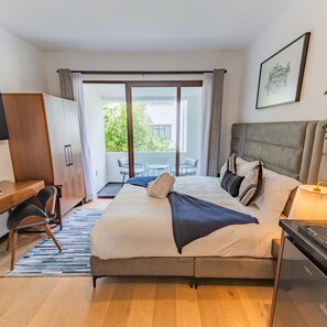 Deluxe Double Room | In-room safe, laptop workspace, iron/ironing board, free WiFi - Casa Castillo (Mexico City)