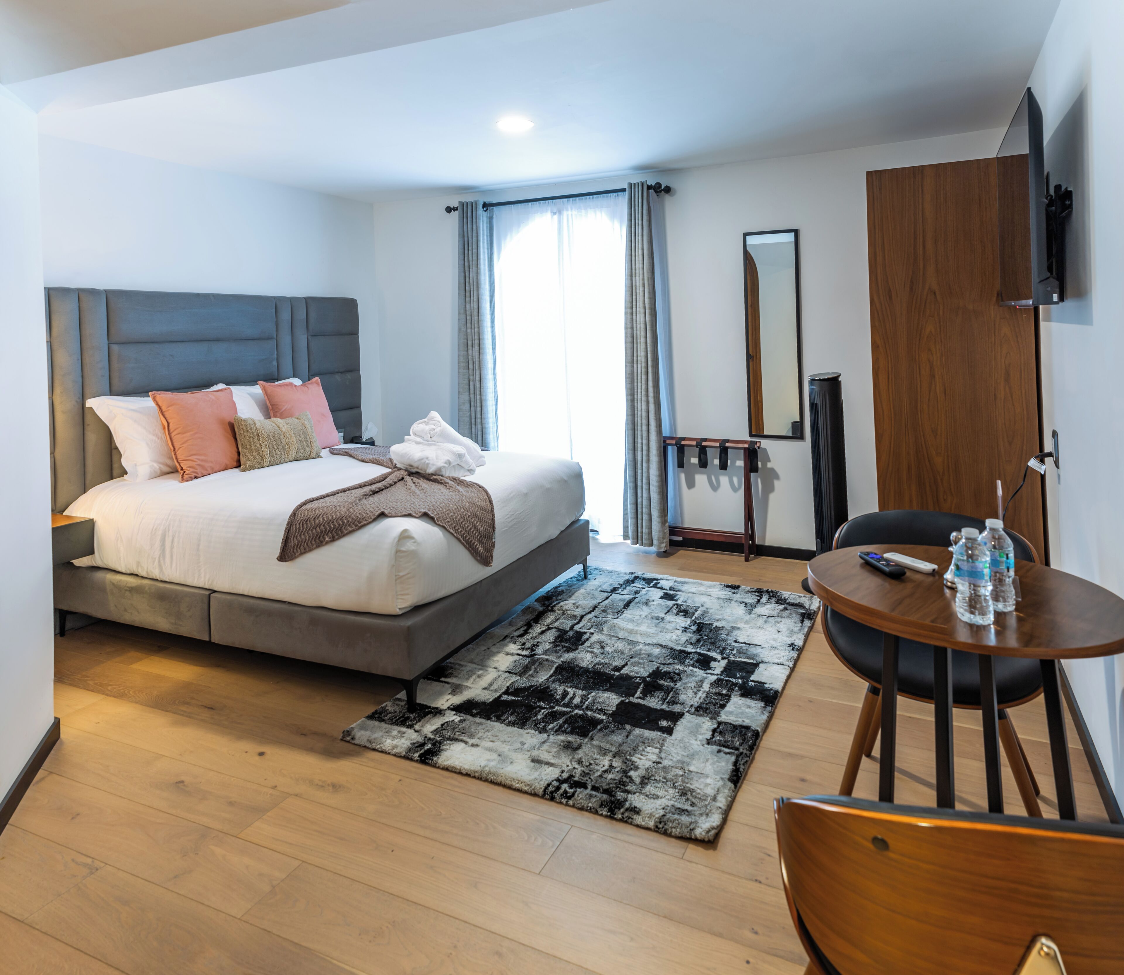 客房內保險箱、筆電工作空間、熨斗/熨衣板、免費無線上網