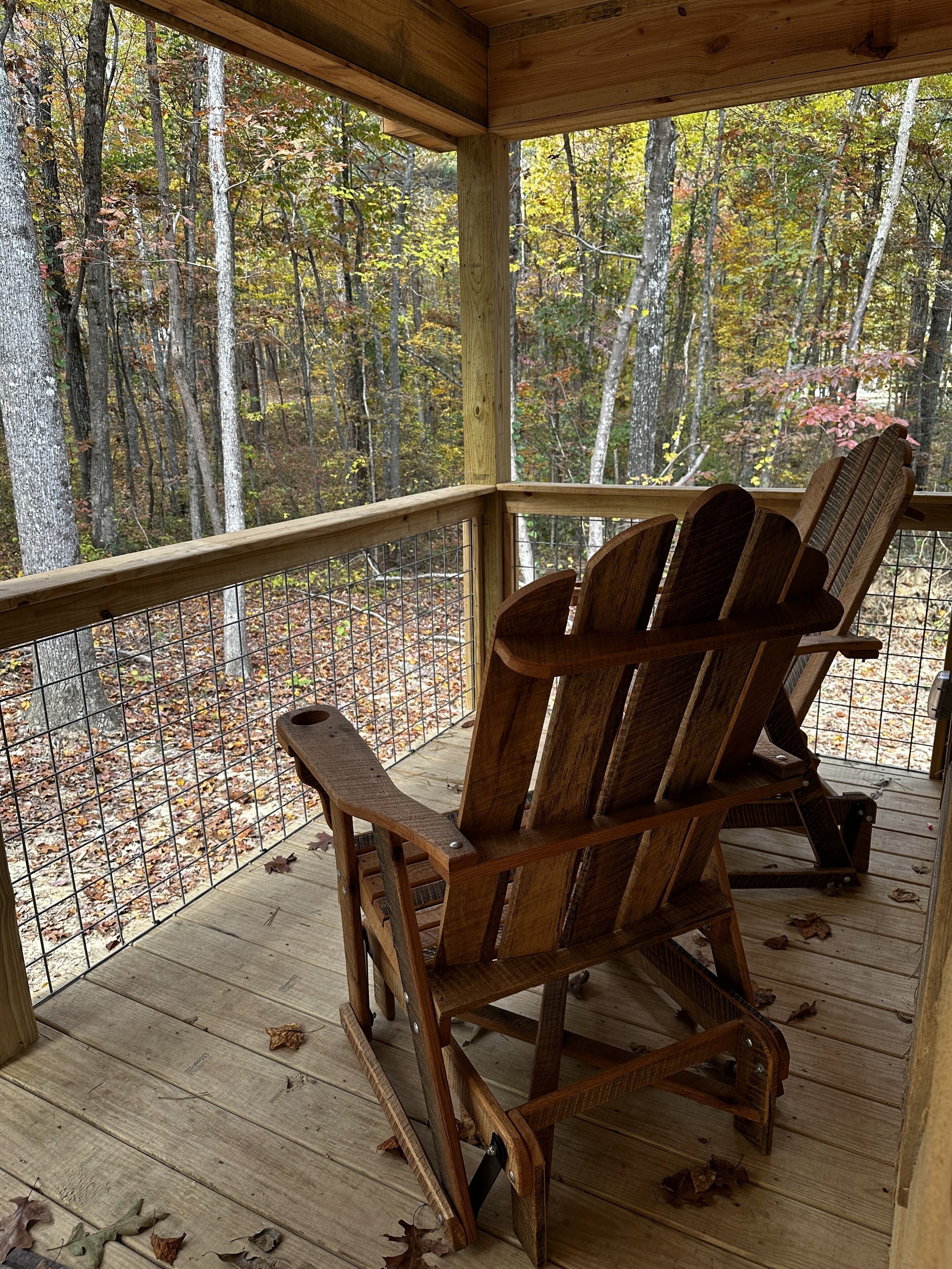 Cozy and clean cabin in the woods with private hot tub!