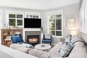 Télévision, cheminée