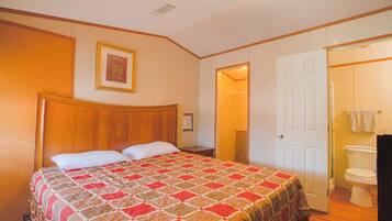 客房, 1 張加大雙人床 | 書桌、免費無線上網、床單