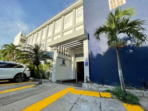 واجهة المنشأة