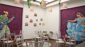 Free daily cooked-to-order breakfast