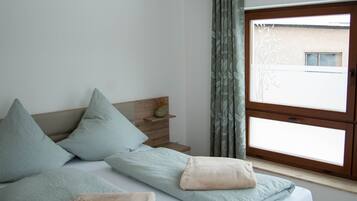 4 quartos, cofres nos quartos, berço de viagem, Wi-Fi de cortesia